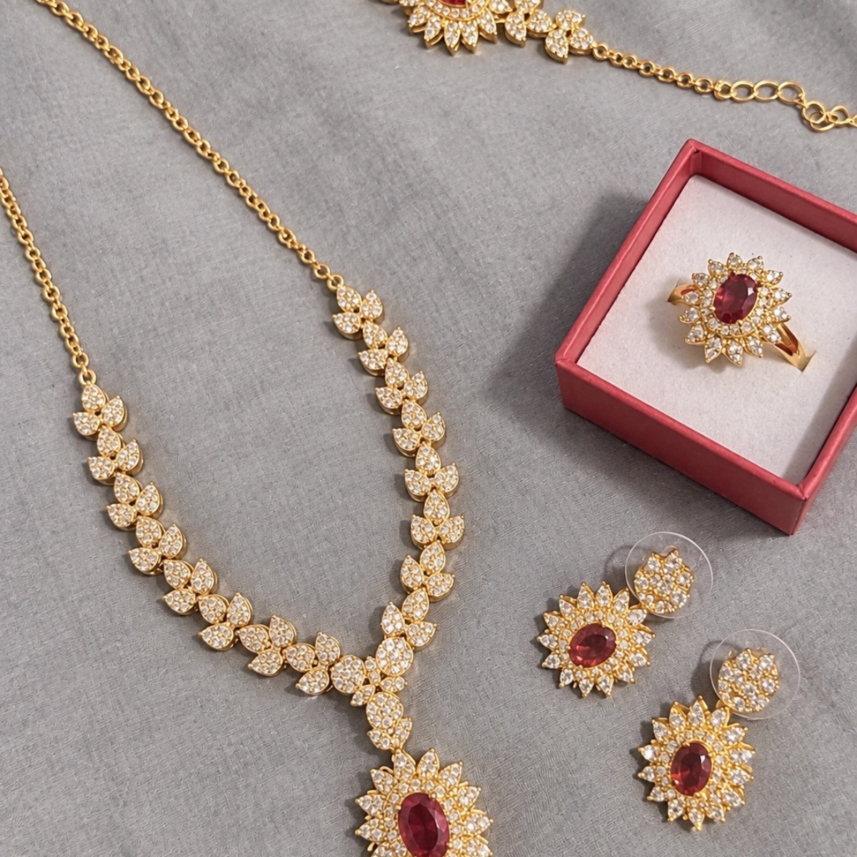 Nadia Crystal Halo Jewellery Set in Crimson